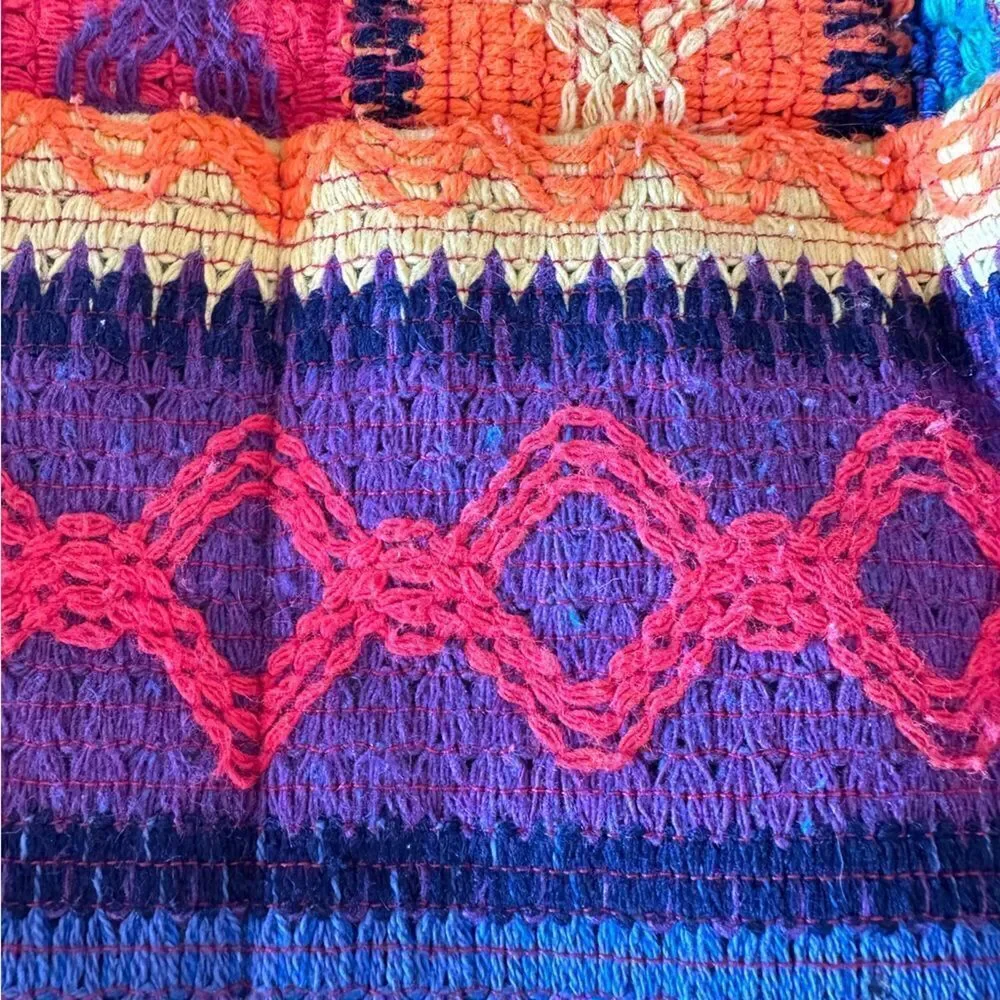 Toby Weston Vintage Aztec native inspired Western Print knit w/wood handle purse